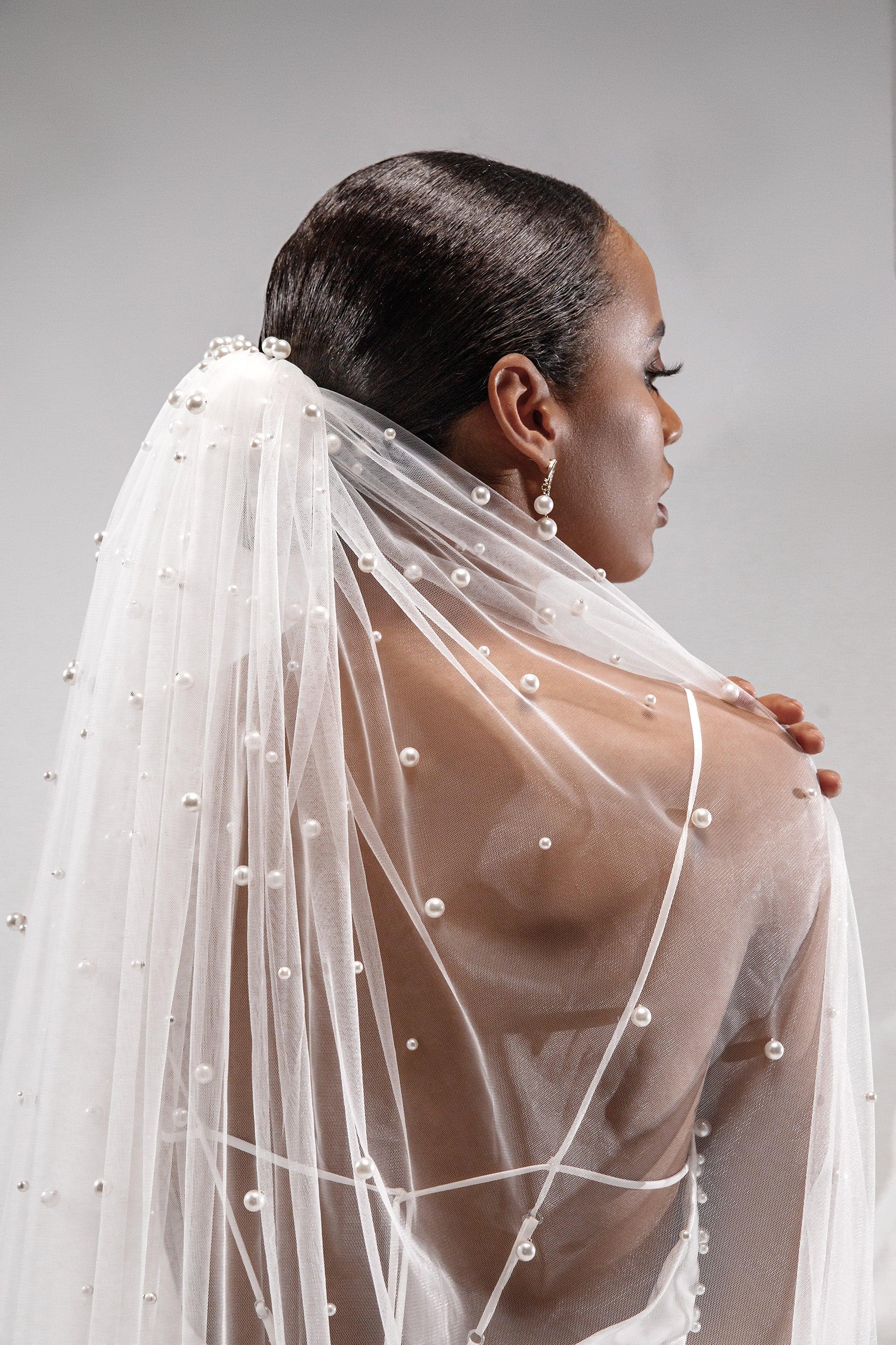 Veil Lola