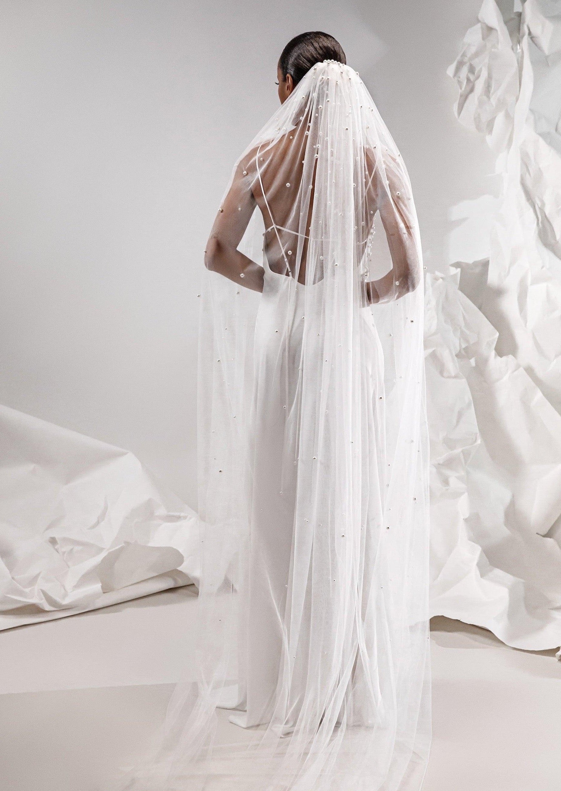 Veil Lola