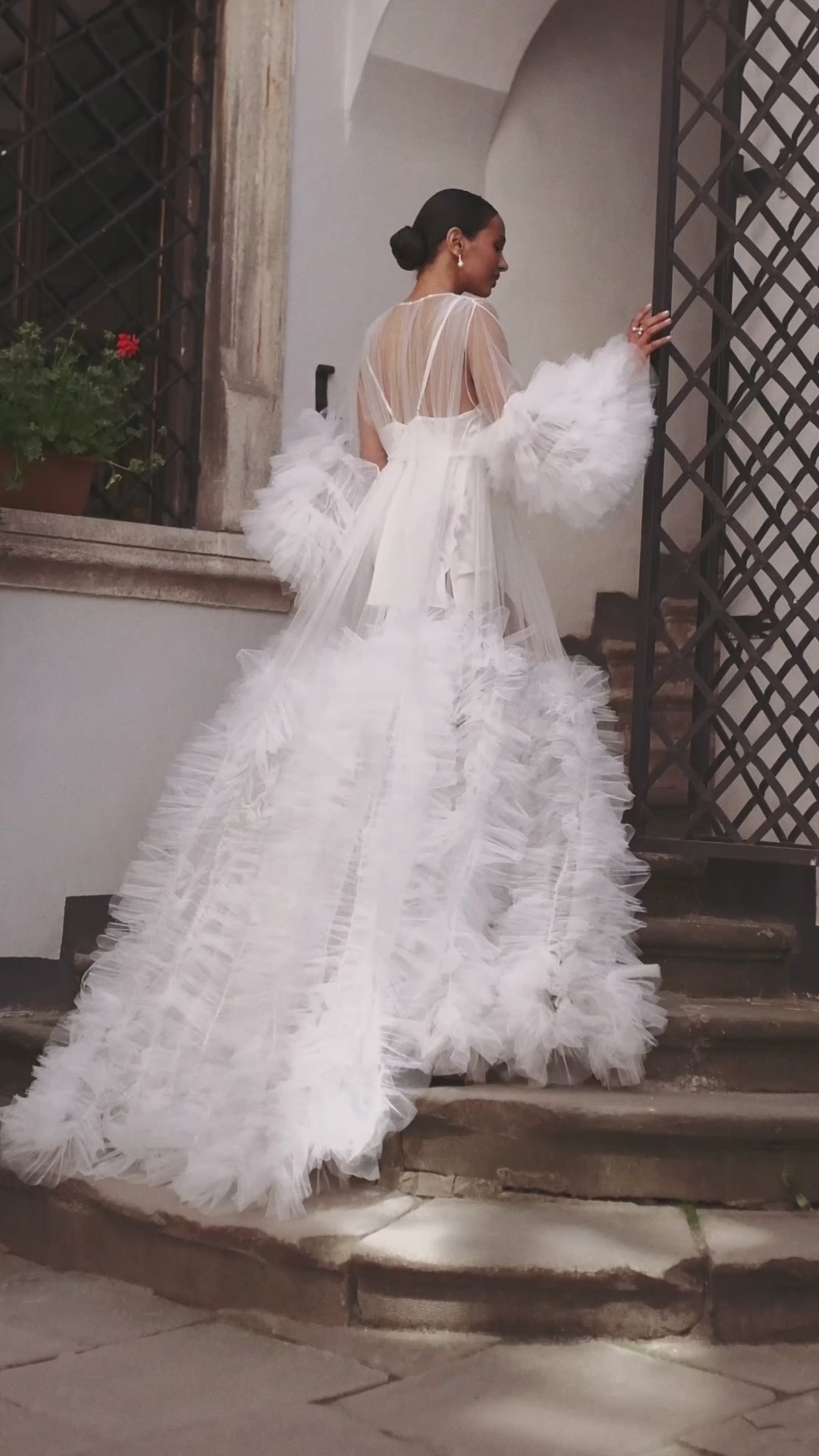 Bridal Robes – Elegant & Luxurious Wedding Day Essentials